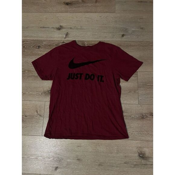 Nike Mens Red Short Sleeve Just do It Graphic T-shirt Size Large The Nike Tee - Picture 1 of 3